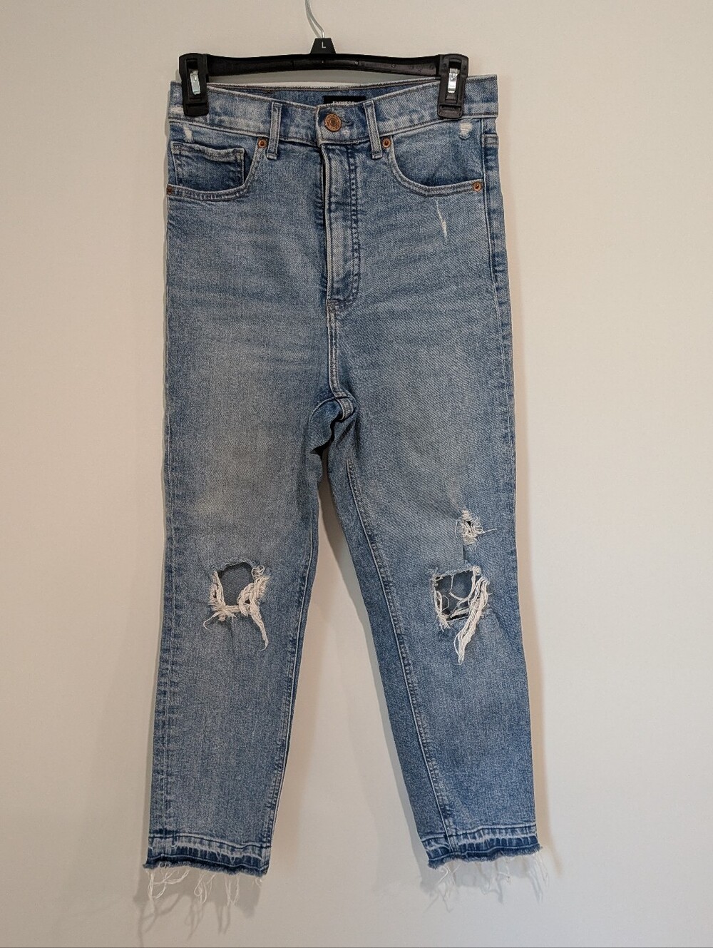 Express Light Wash Distressed Mom Jeans (size 4/R) Super high rise straight leg